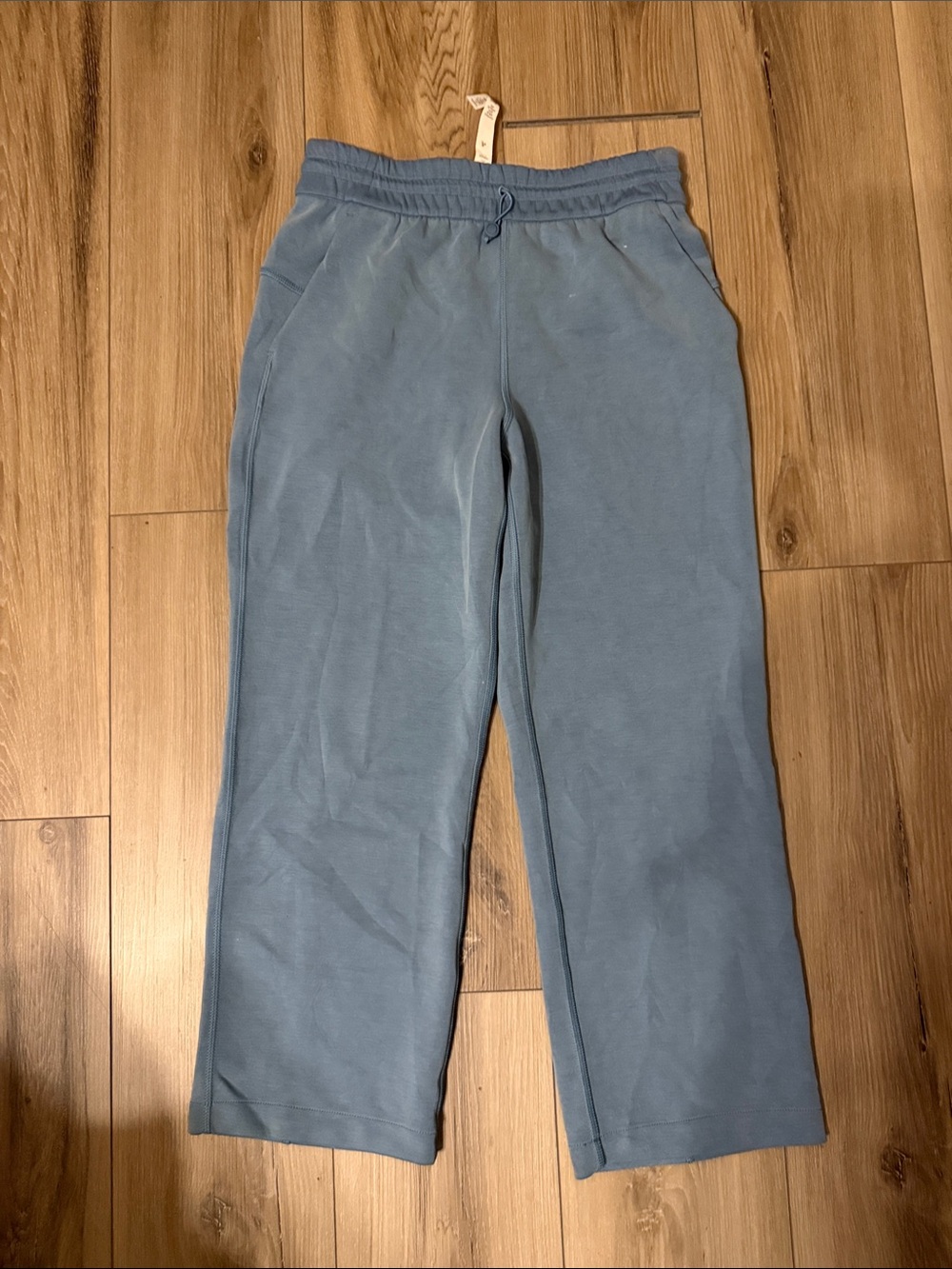 Softstreme High-Rise Straight-Leg Cropped Pant